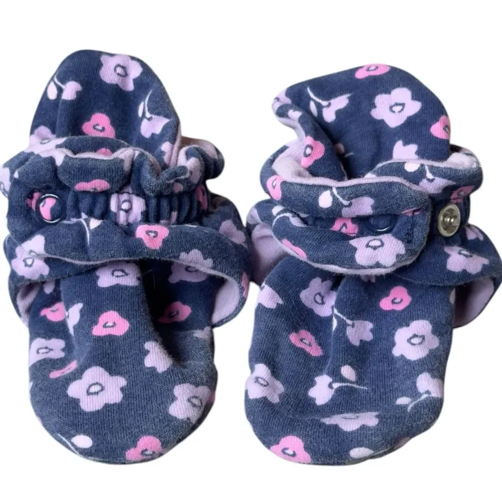 Zutano Baby Girls Organic Cotton Floral Soft Sole Gripper Booties. 12 Months.